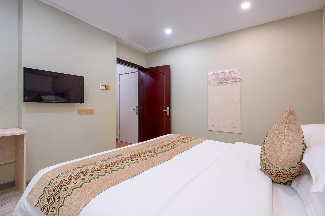 Frida Hotels Guangzhou Baiyun International Airport Экстерьер фото